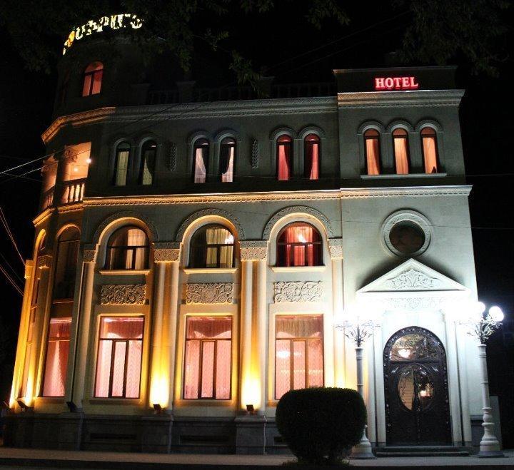 Отель Golden Apricot Гюмри Экстерьер фото